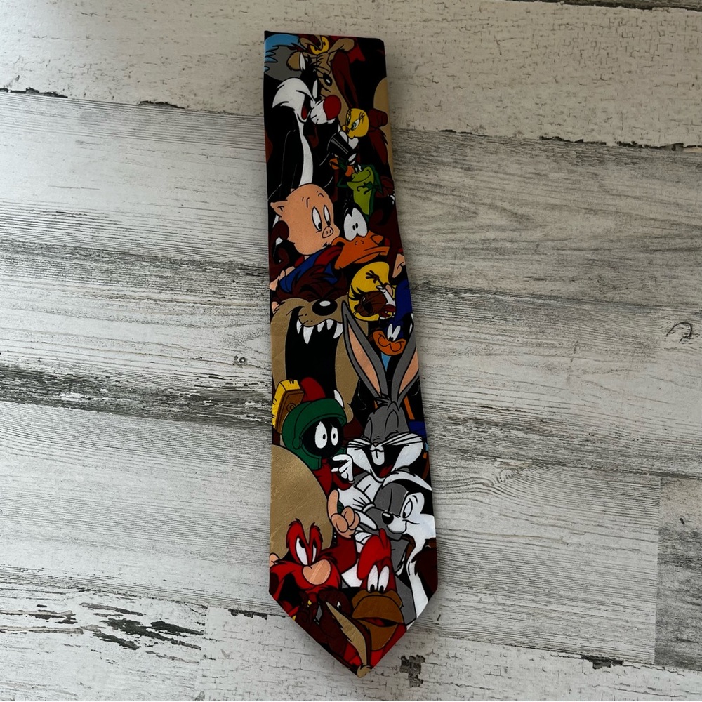 Warner Bros. Looney Tunes Characters Tie 100% Polyester 59”X 3 7/8” Wide